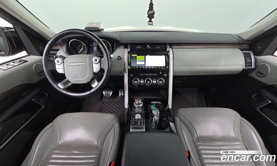 Land Rover Discovery 5 фото 7