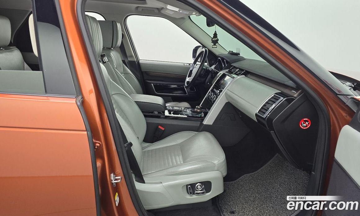 Land Rover Discovery 5 фото 11