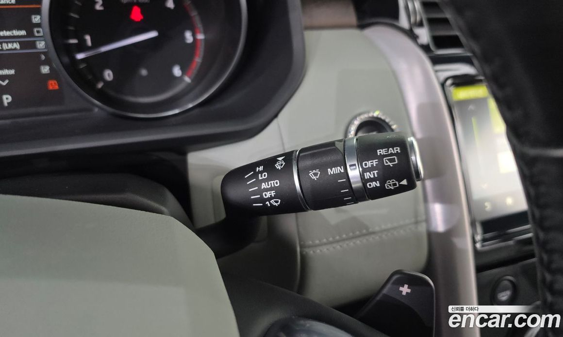 Land Rover Discovery 5 фото 17