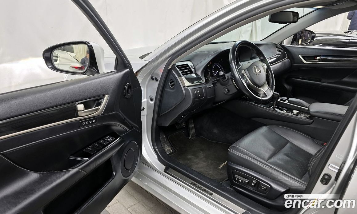Lexus New GS350 фото 10