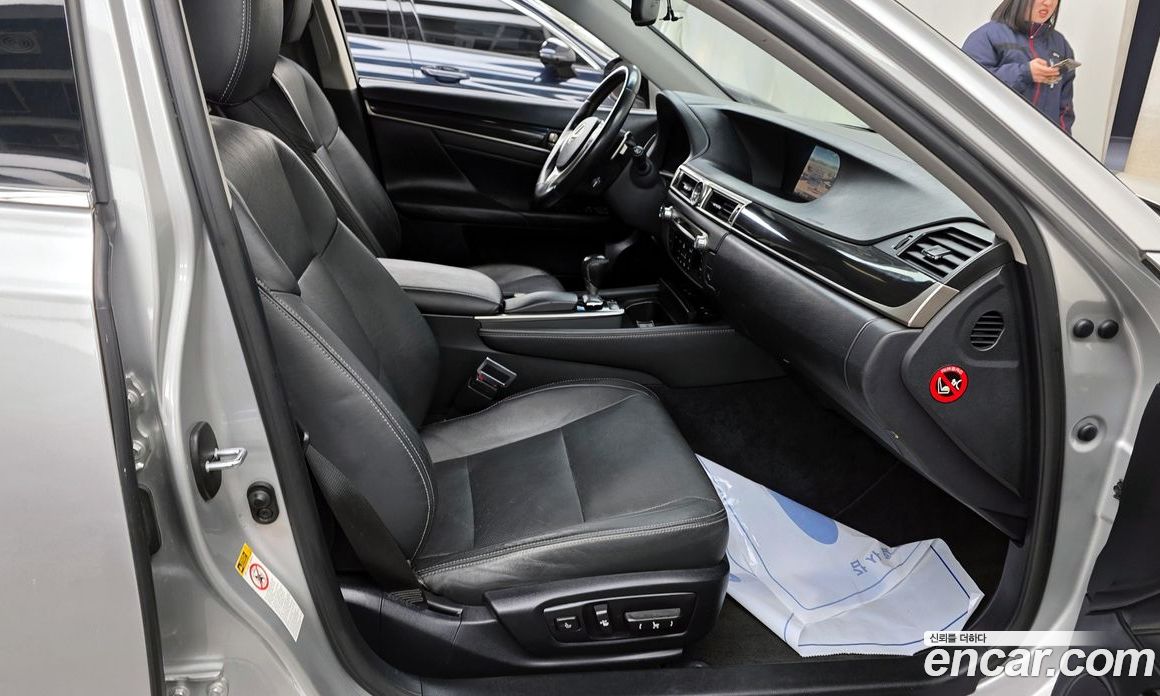 Lexus New GS350 фото 11