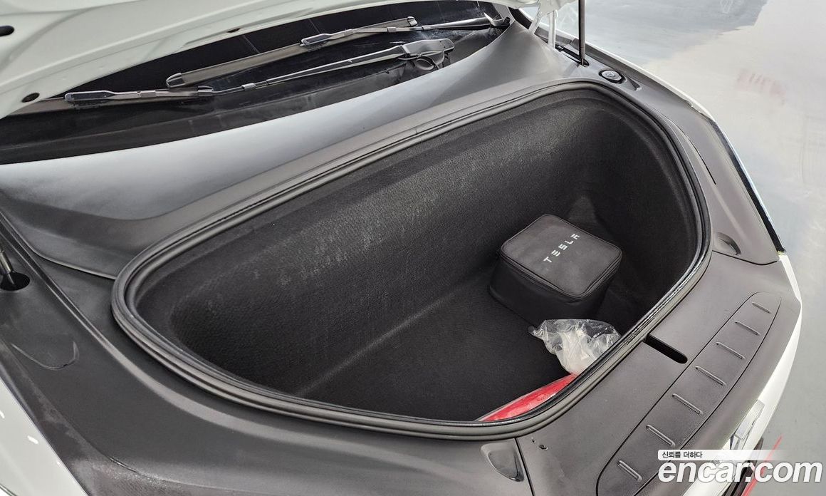 Tesla Model X фото 6