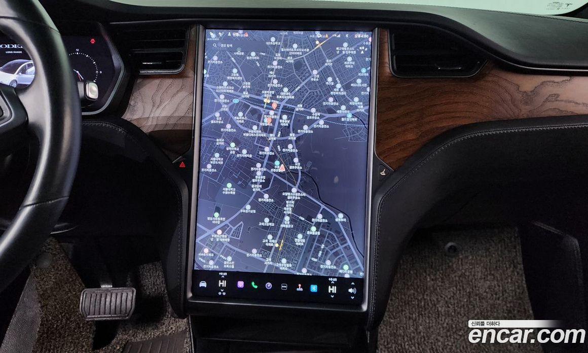 Tesla Model X фото 15
