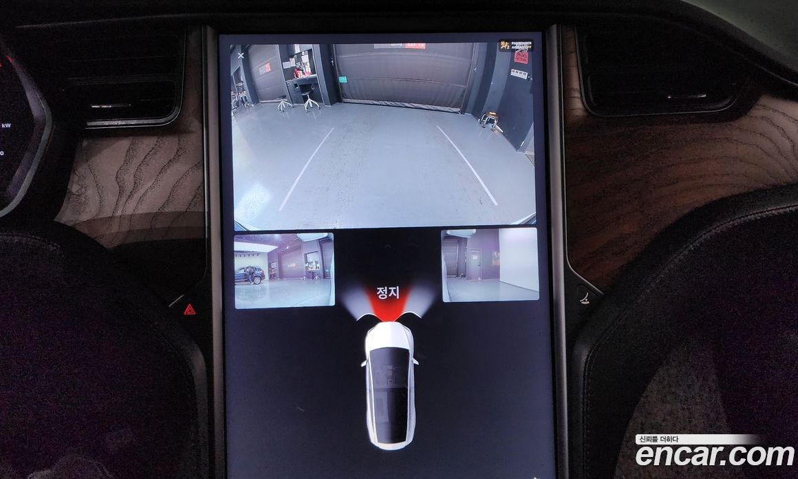 Tesla Model X фото 16
