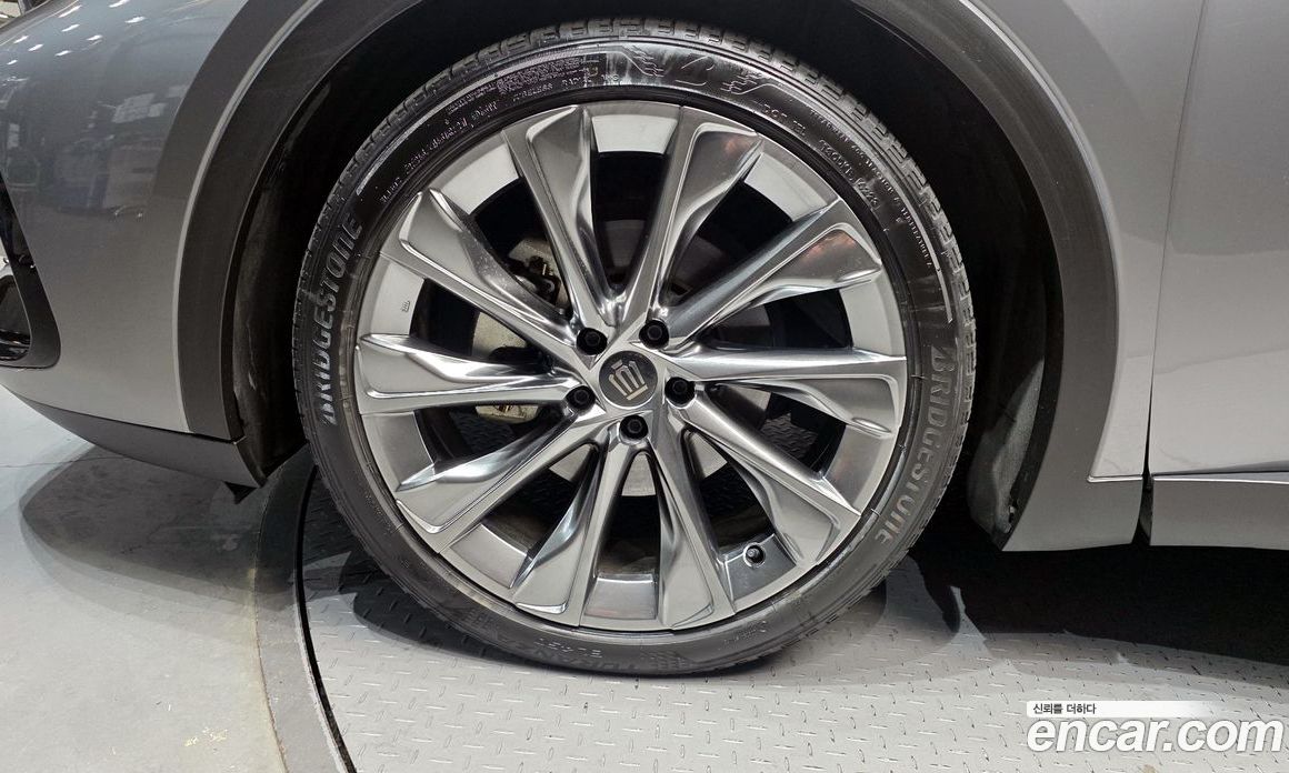 Toyota Crown Crossover фото 5