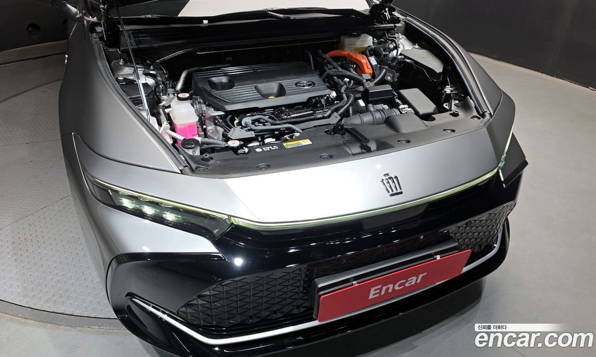 Toyota Crown Crossover фото 6