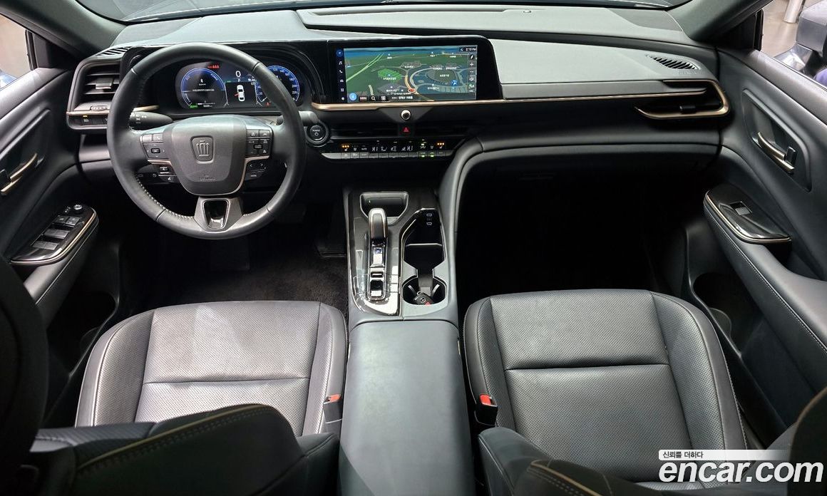 Toyota Crown Crossover фото 7