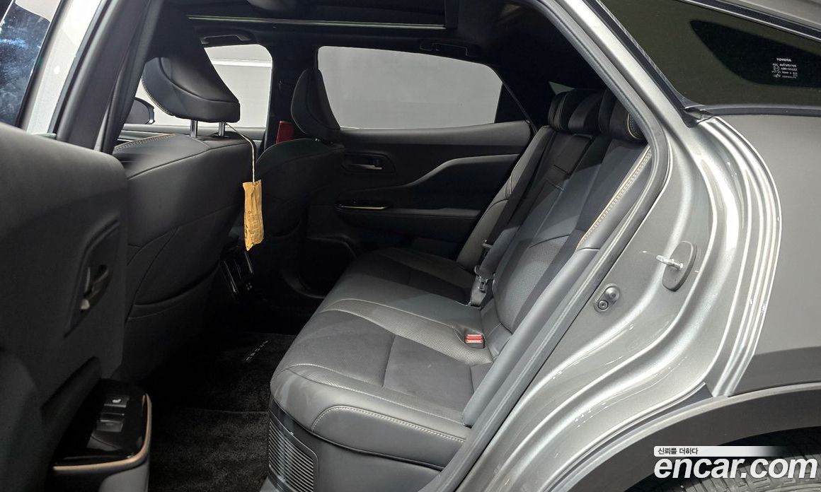 Toyota Crown Crossover фото 13