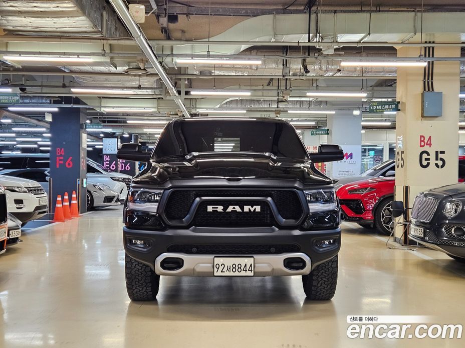Dodge Ram Pickup фото 3