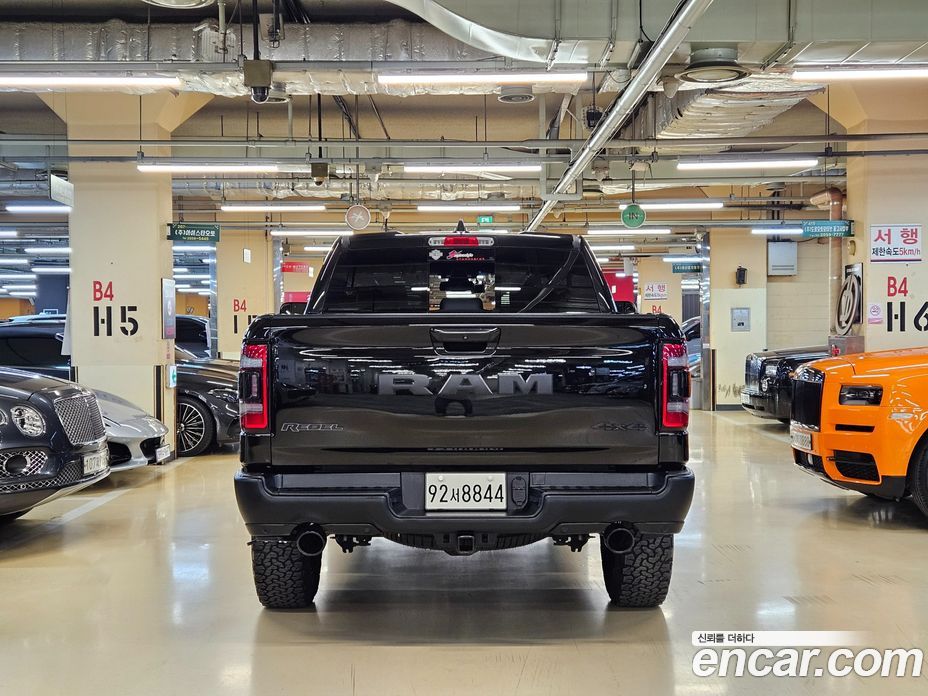 Dodge Ram Pickup фото 4