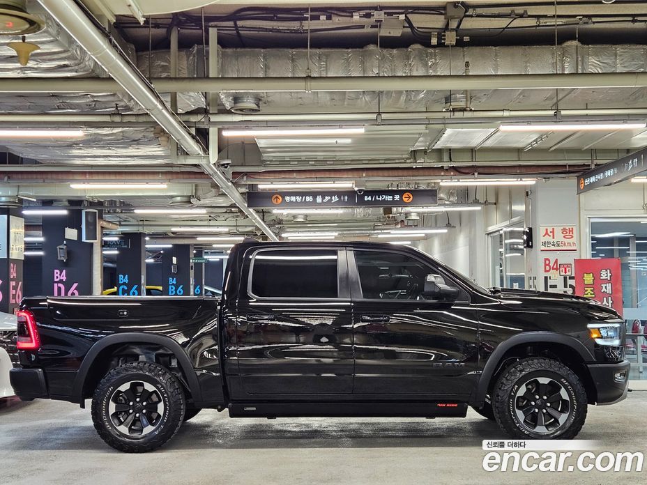 Dodge Ram Pickup фото 20