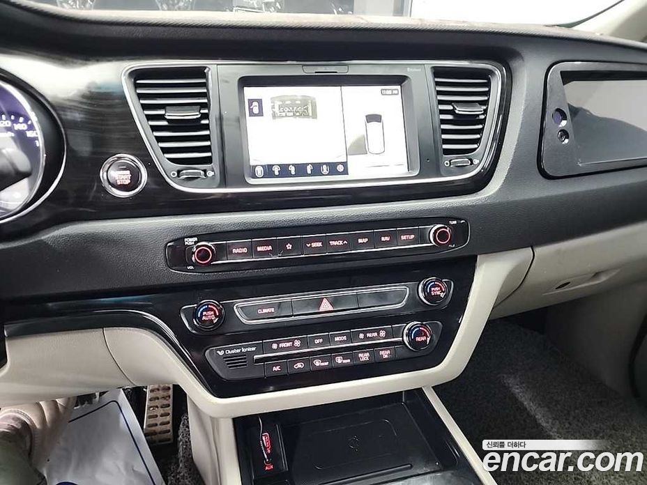 Kia Carnival 3rd Gen Restyling фото 10