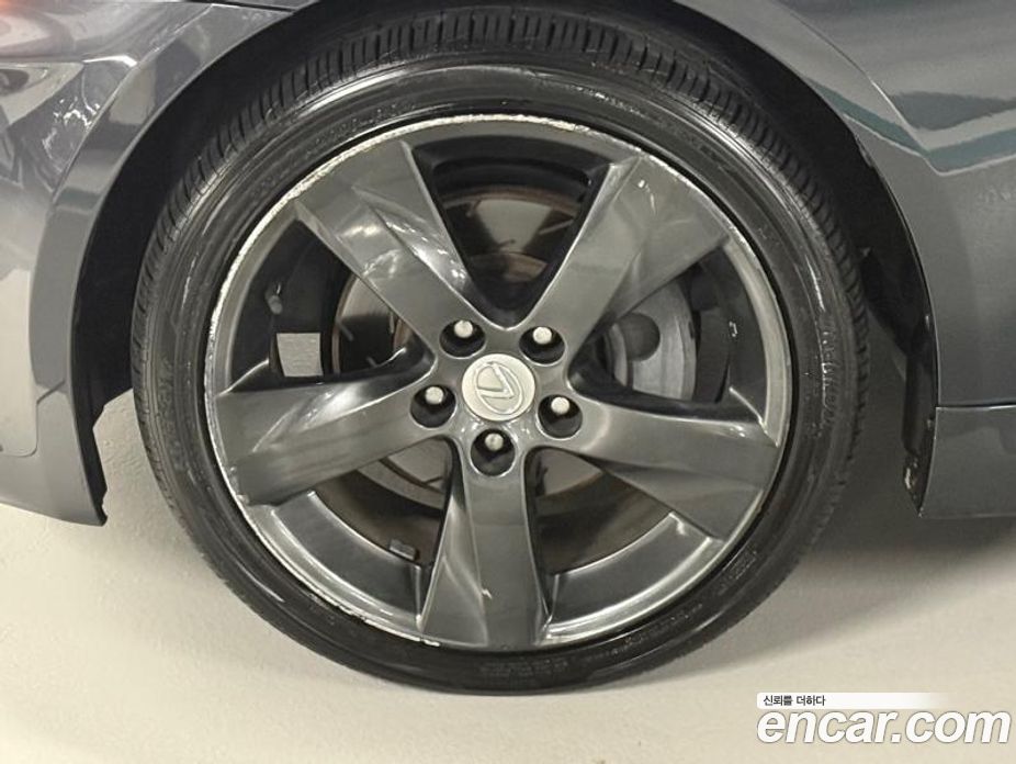 Lexus IS250 фото 12