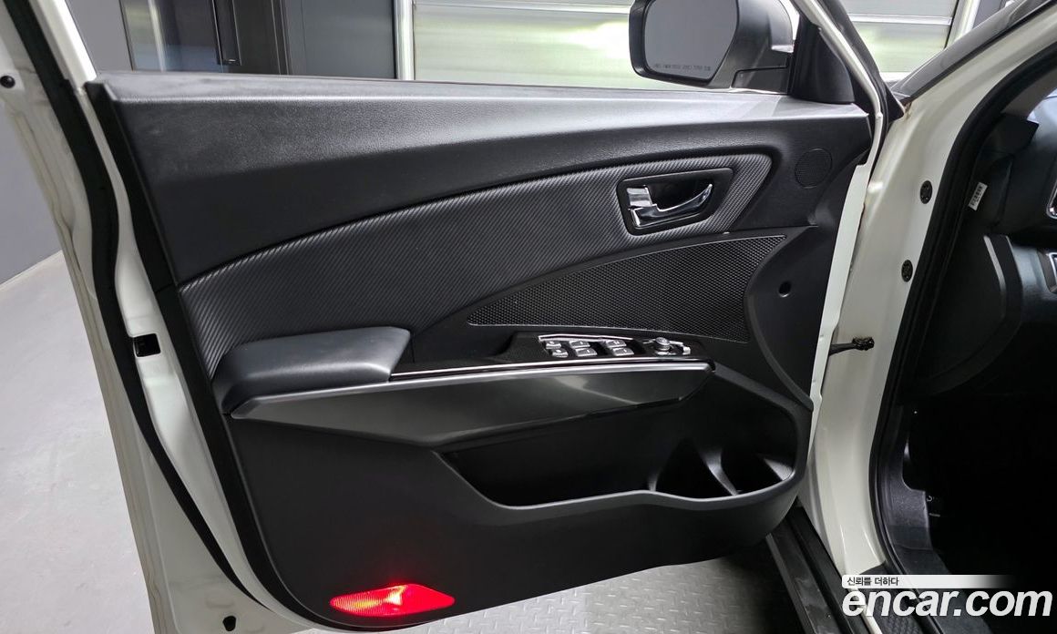 SsangYong (KG Mobility) Tivoli Beli фото 24