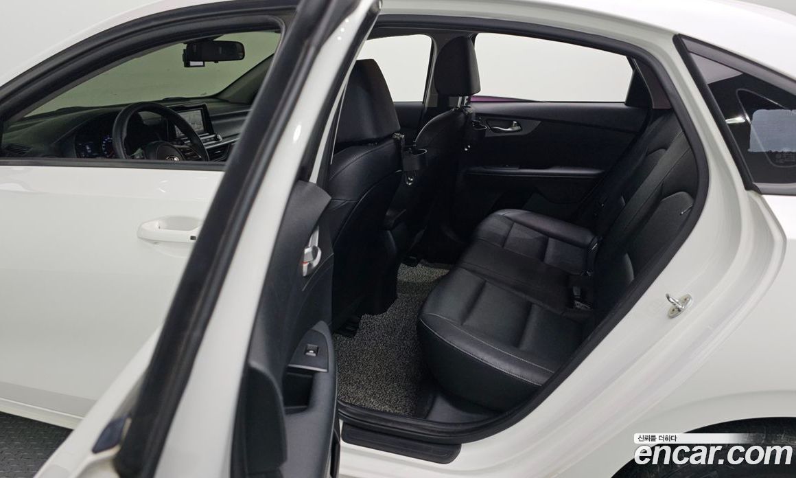 Kia K3 2nd Gen фото 12