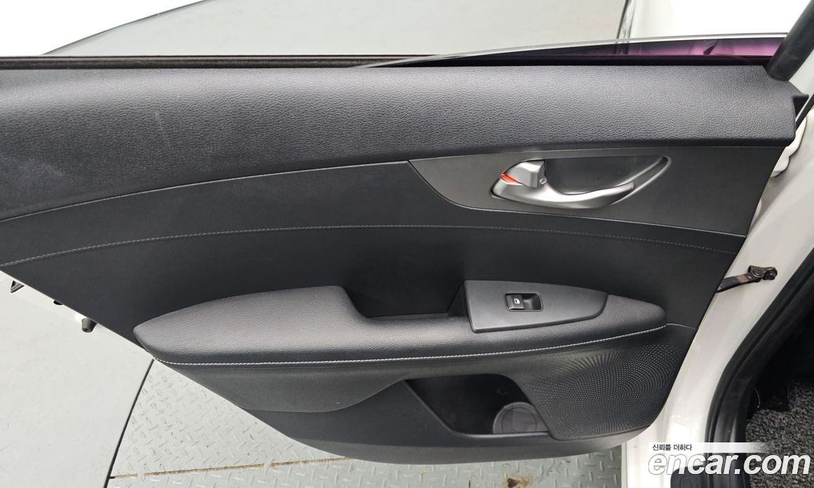 Kia K3 2nd Gen фото 25