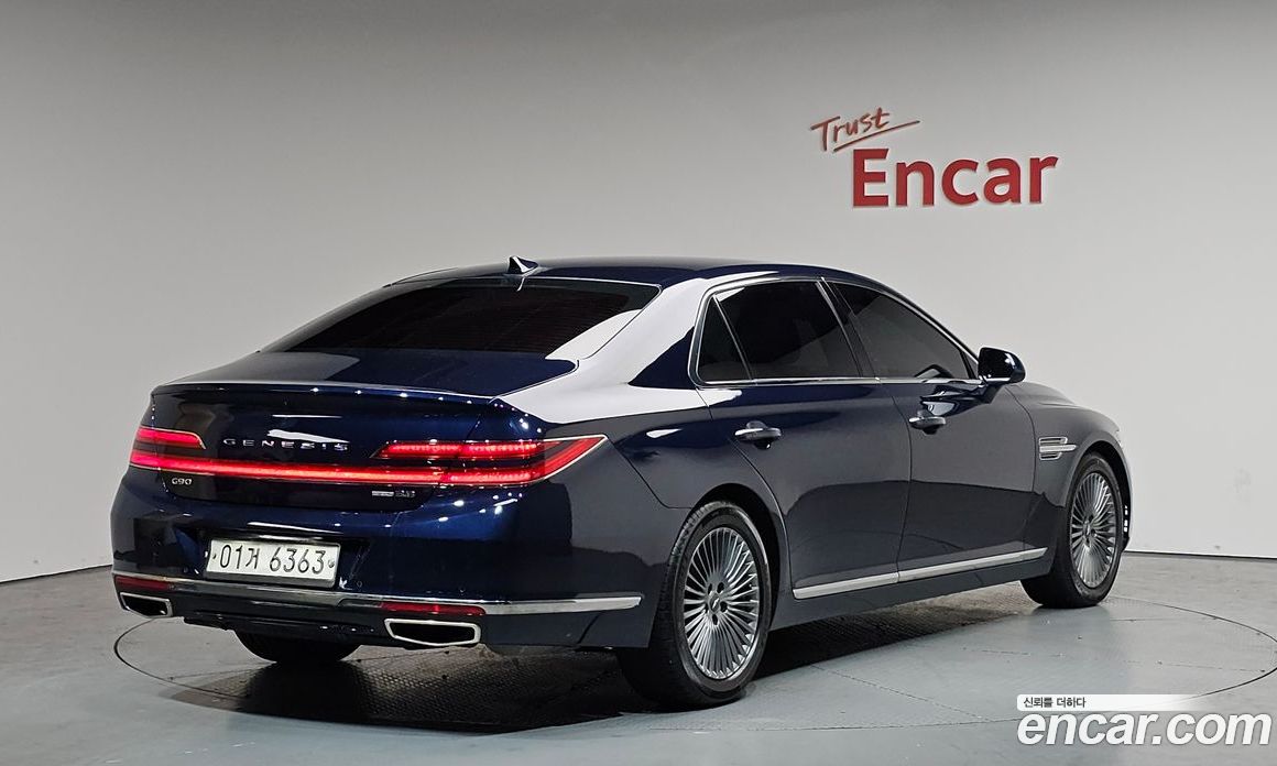 Genesis G90