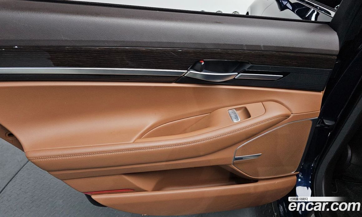 Genesis G90 фото 25