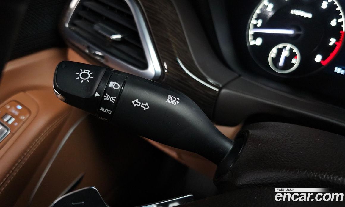 Genesis G90 фото 30