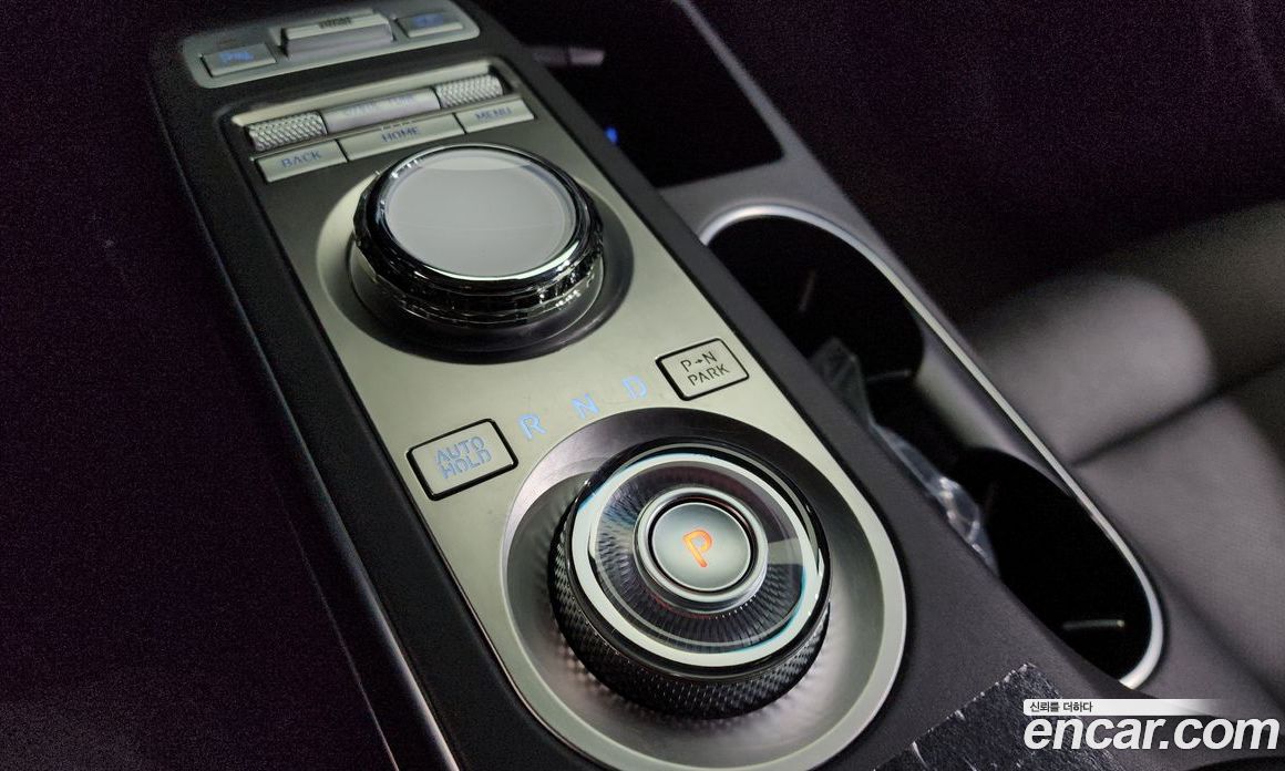 Genesis GV70 фото 9
