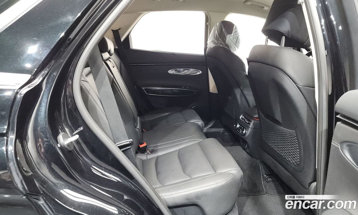 Genesis GV70 фото 11