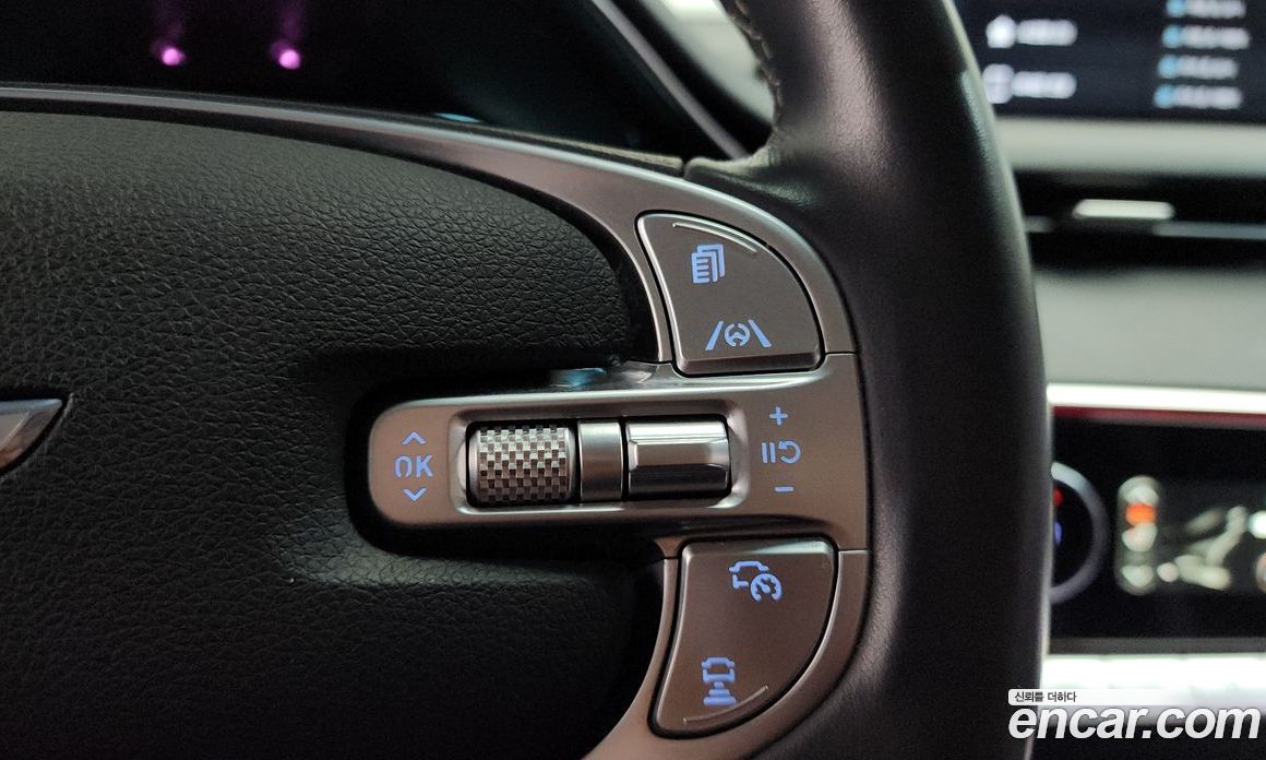 Genesis GV70 фото 15
