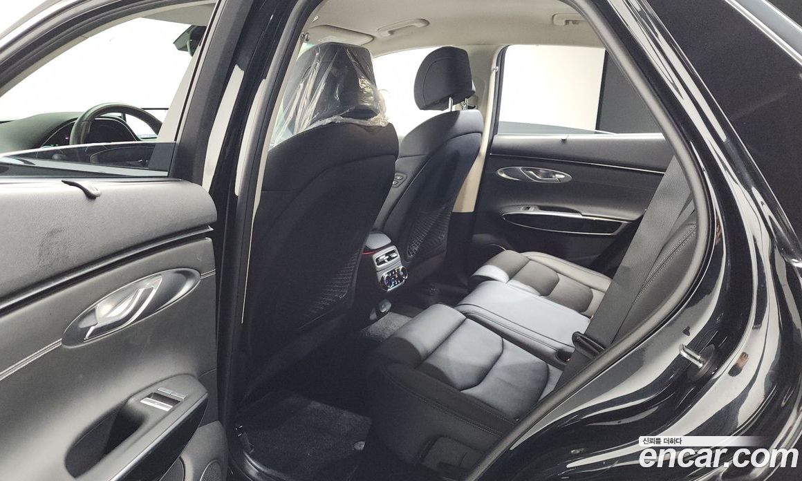 Genesis GV70 фото 18