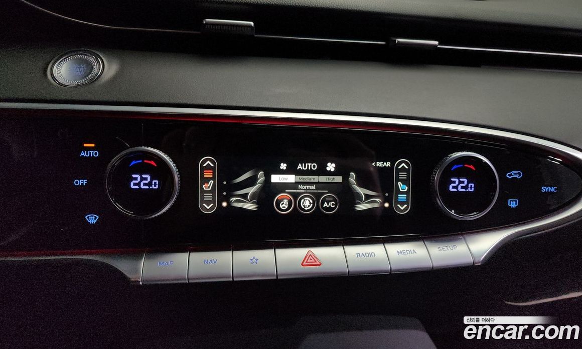 Genesis GV70 фото 28
