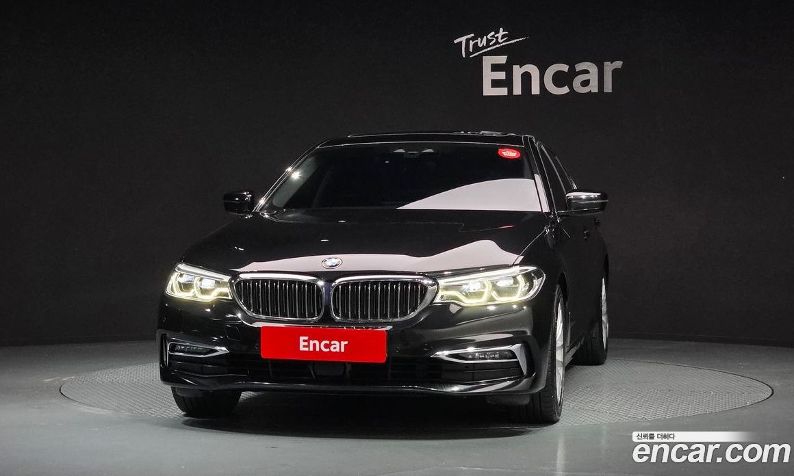 BMW 5-Series (G30) фото 3