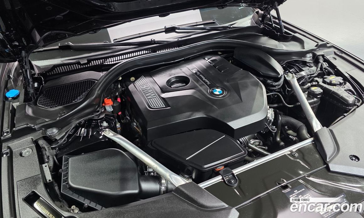 BMW 5-Series (G30) фото 6