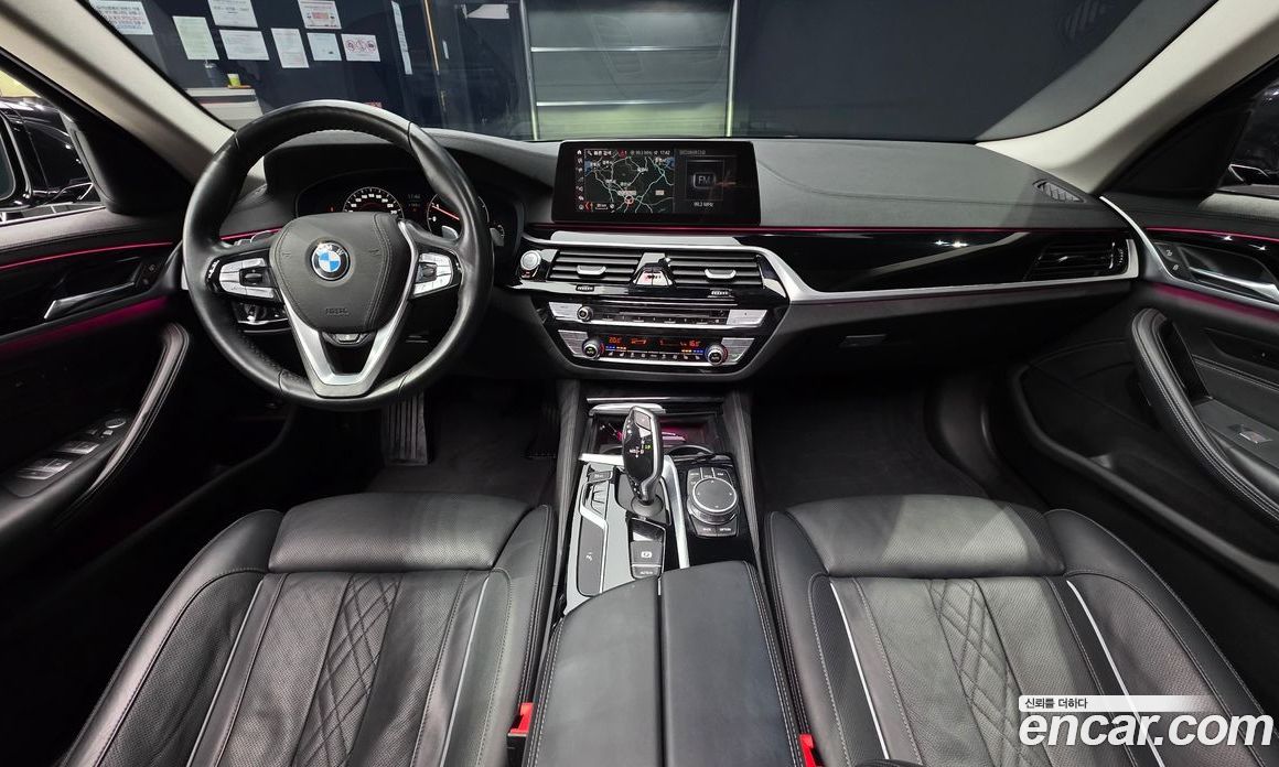 BMW 5-Series (G30) фото 7