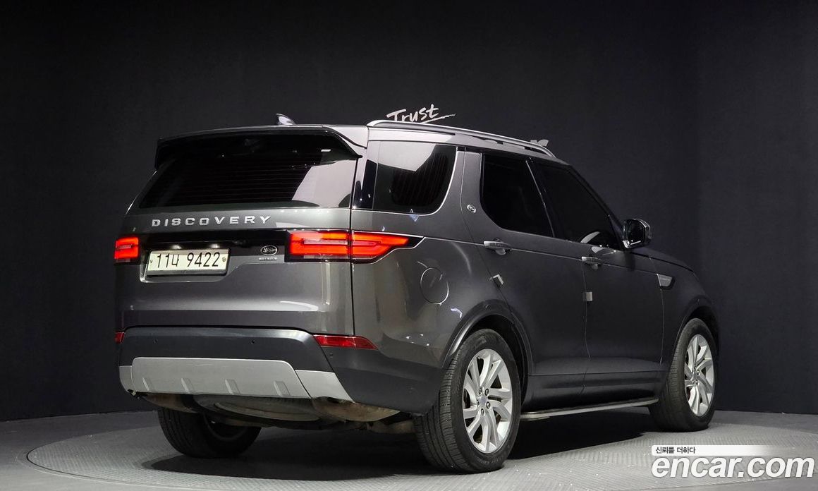 Land Rover Discovery 5 фото 2