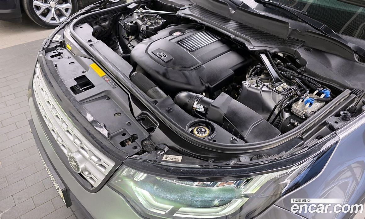 Land Rover Discovery 5 фото 6