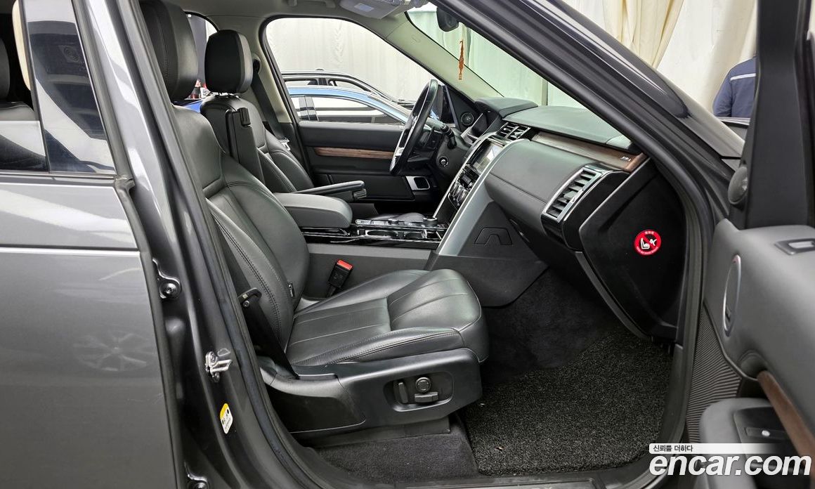 Land Rover Discovery 5 фото 11