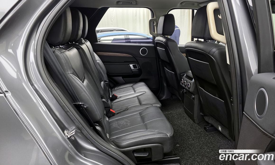 Land Rover Discovery 5 фото 12