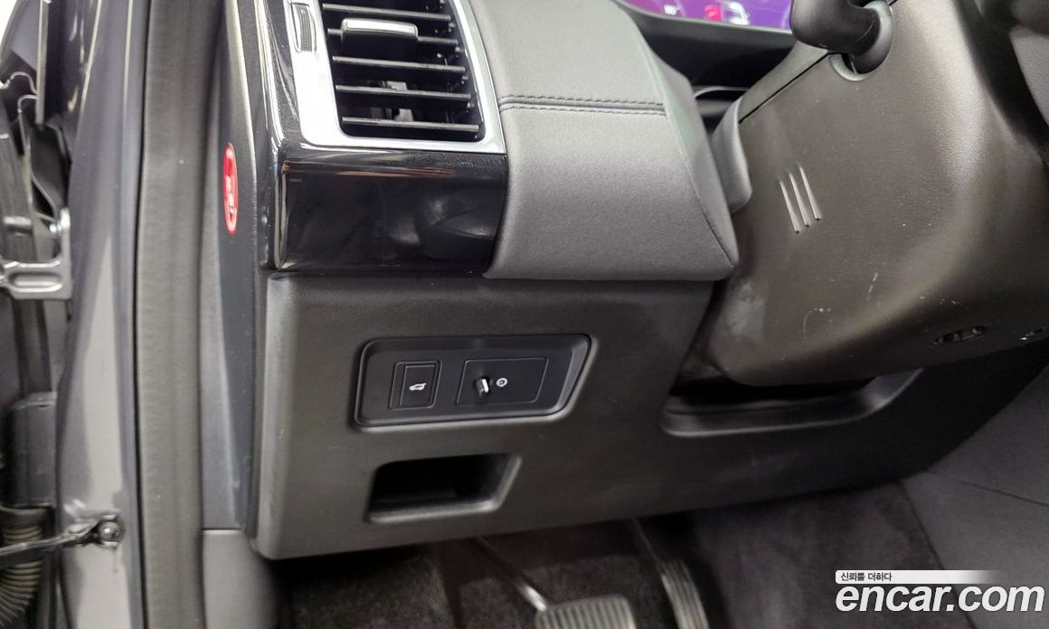 Land Rover Discovery 5 фото 16