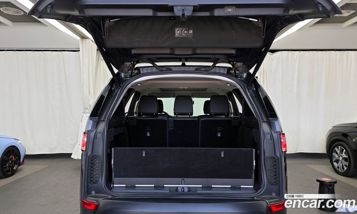 Land Rover Discovery 5 фото 20