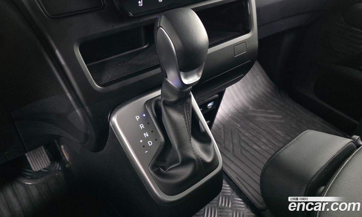Hyundai Staria фото 9