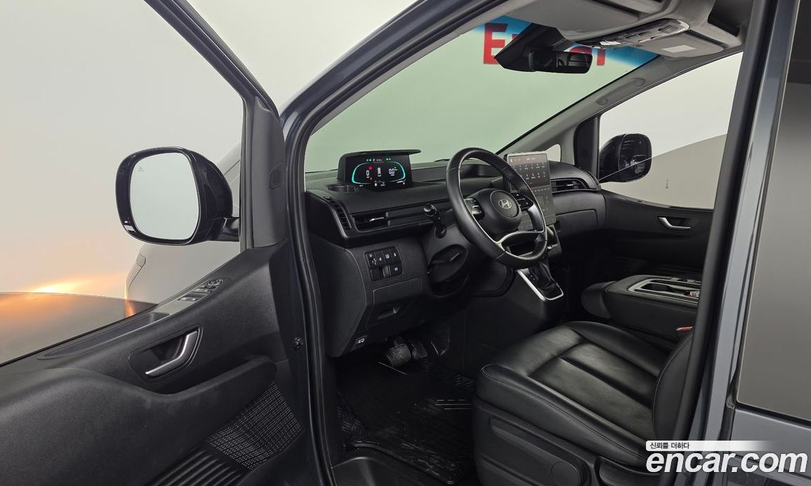 Hyundai Staria фото 10
