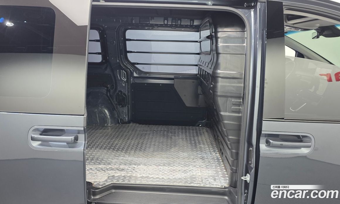 Hyundai Staria фото 11
