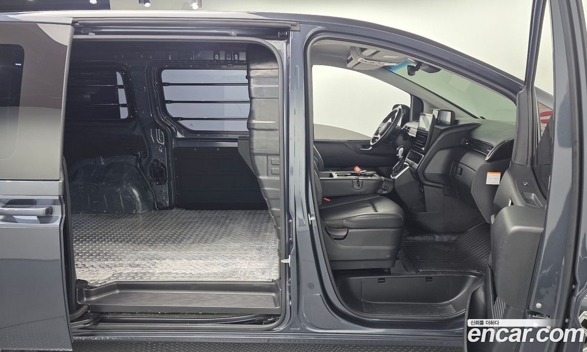 Hyundai Staria фото 12