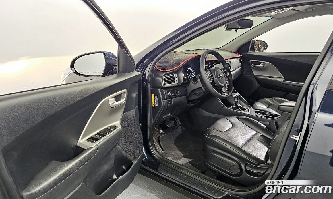 Kia Niro фото 11