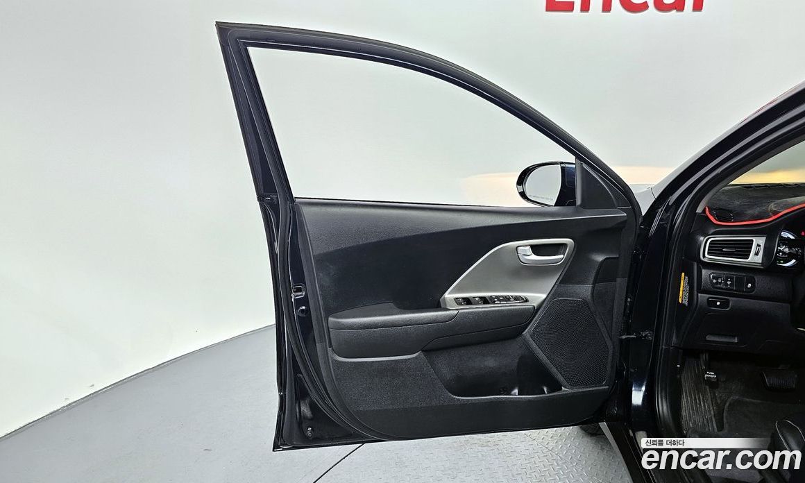 Kia Niro фото 24