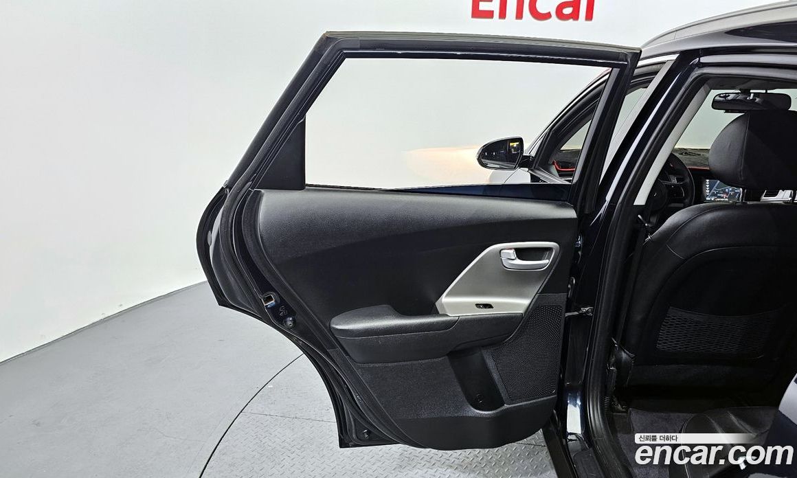 Kia Niro фото 25