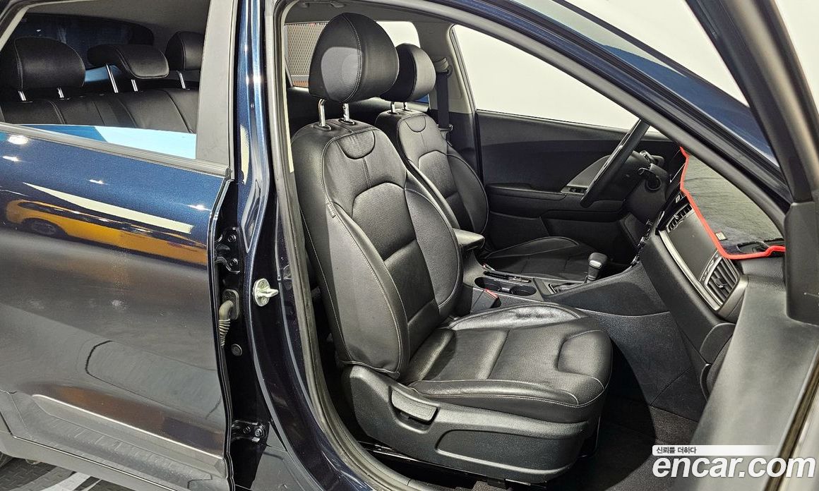 Kia Niro фото 26