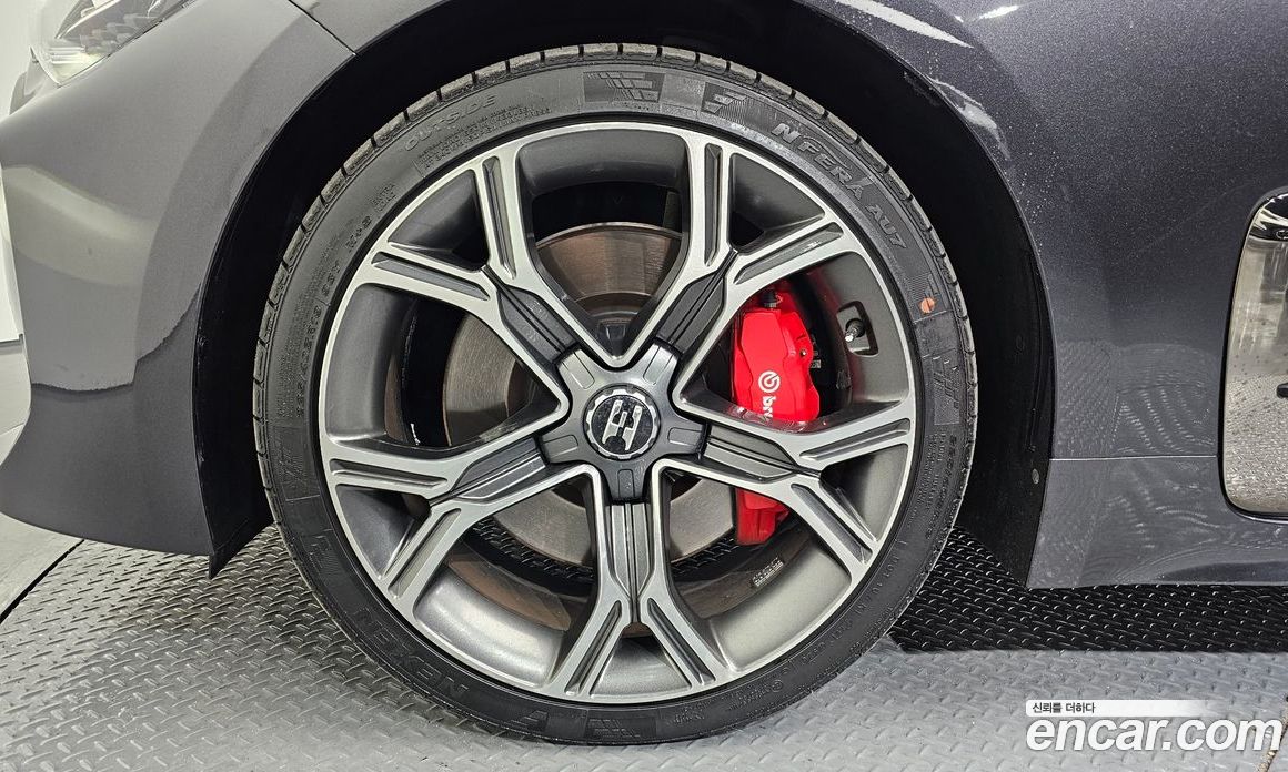 Kia Stinger фото 5