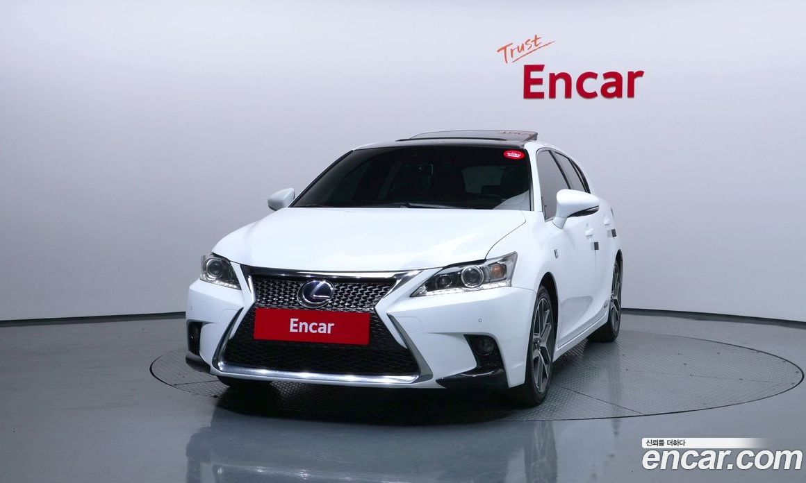 Lexus CT200h фото 3