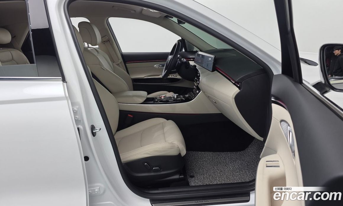Genesis GV70 фото 12