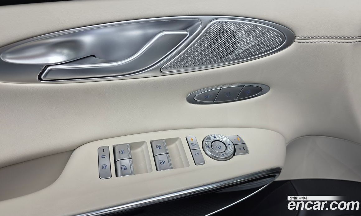 Genesis GV70 фото 13