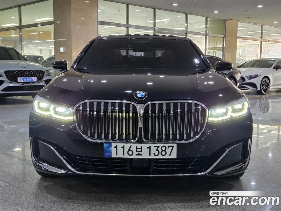 BMW 7-Series (G11) фото 2